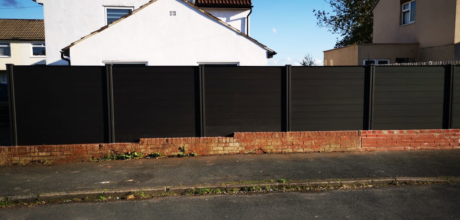 Modern black horizontal fencing